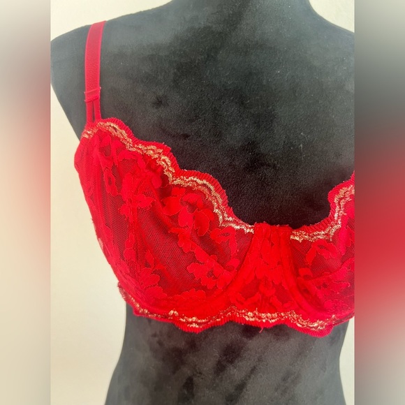 Victoria's Secret Dream Angels Push-up without padding in Red lace Size 36D - Picture 2 of 9